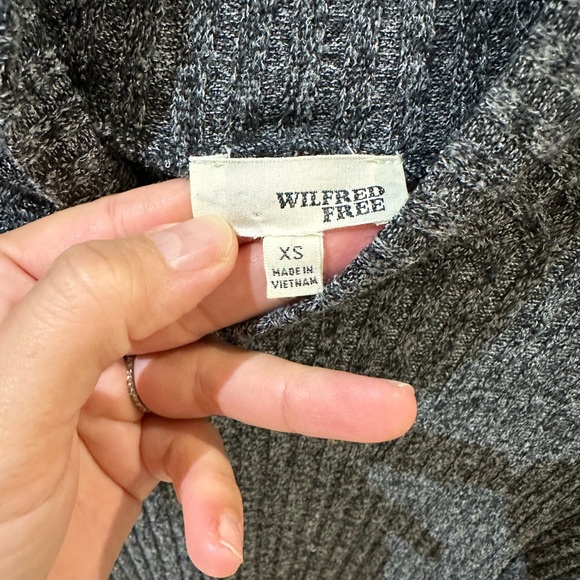 Wilfred turtle neck dress - Picture 3 of 3